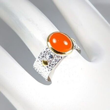 Håndfremstillet karneol ring af guld- og rhodineret sterlingsølv