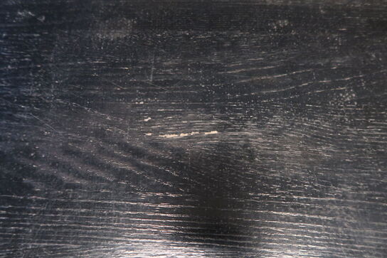 Bord med designerstel