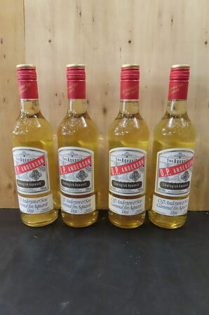 4 fl. Akvavit O.P. ANDERSON 70cl.