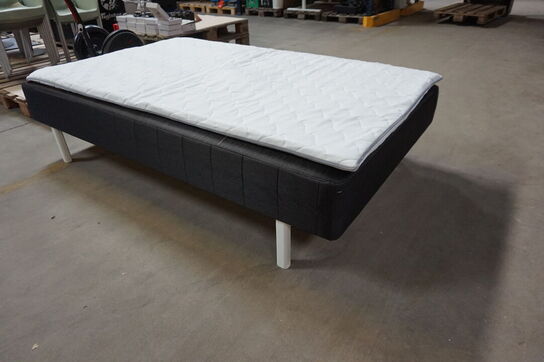 Huma Premium boxseng med træben og topmadras 120x200 cm 