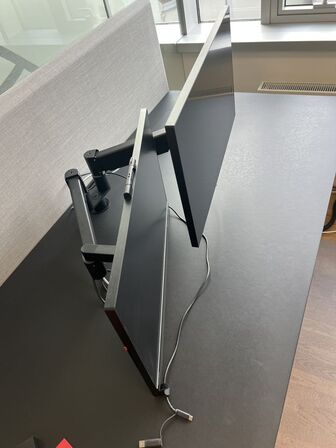 Elhæve/sænkebord DUBA-B8 80x180cm inkl. indh. & 2 stk. 24" LENOVO skærme