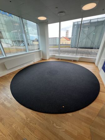 Rundt gulvtæppe ca. Ø300 cm