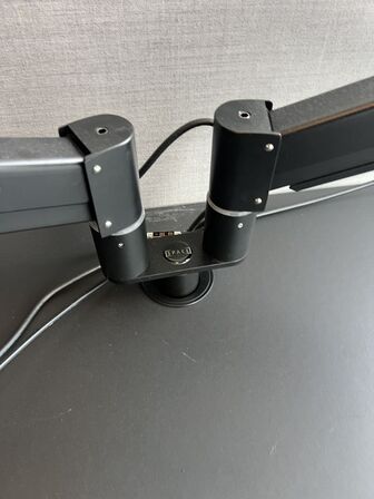 Elhæve/sænkebord DUBA-B8 80x180cm inkl. indh. & 2 stk. 24/27" skærme