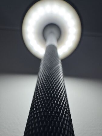 Bordlampe - Bærbar og dæmpbar i sort aluminium