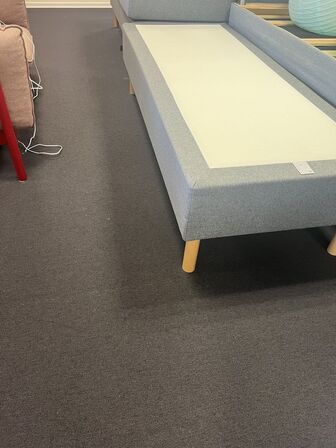 Seng JENSEN CONTRACT med topmadras