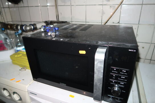 3 stk. fryseskab MATSUI, LIEBHERR, VESTFROST samt mikrobølgeovn