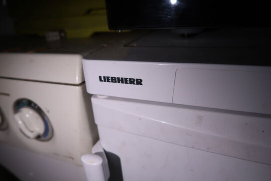 3 stk. fryseskab MATSUI, LIEBHERR, VESTFROST samt mikrobølgeovn