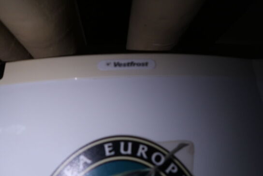 3 stk. fryseskab MATSUI, LIEBHERR, VESTFROST samt mikrobølgeovn