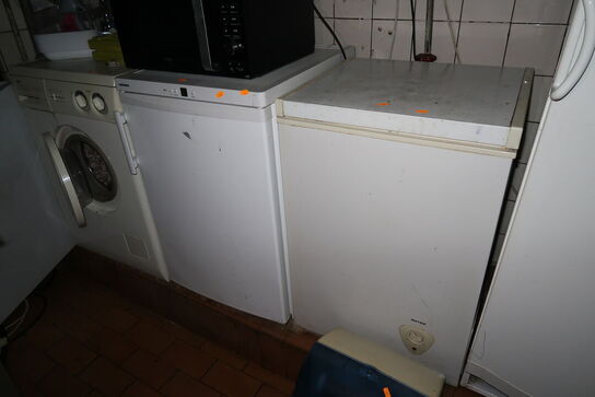 3 stk. fryseskab MATSUI, LIEBHERR, VESTFROST samt mikrobølgeovn