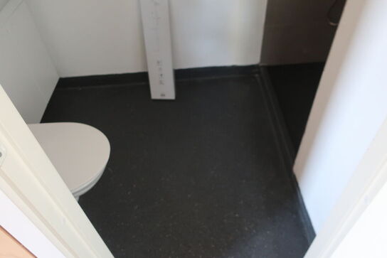 Pavillion indrettet som mandskabsvogn m. toilet & bad
