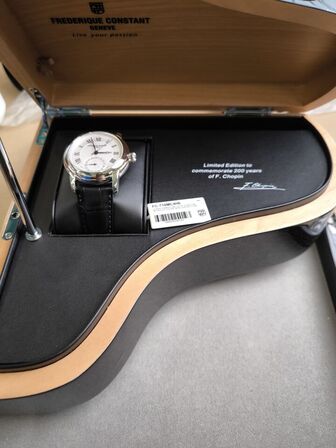 Ur FREDERIQUE CONSTANT Classics Manufacture - 42 mm