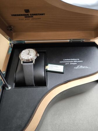 Ur FREDERIQUE CONSTANT Ladies - 34 mm