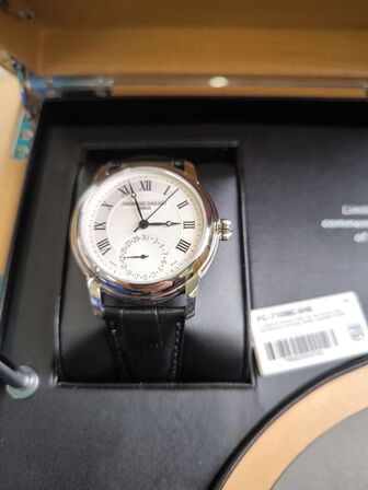 Ur FREDERIQUE CONSTANT Classics Manufacture - 42 mm
