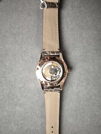 Ur FREDERIQUE CONSTANT Ladies - 36 mm