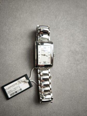 Ur FREDERIQUE CONSTANT Carree - 26 mm