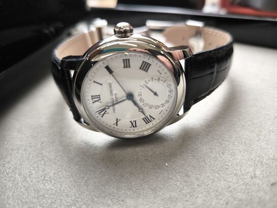 Ur FREDERIQUE CONSTANT Classics Manufacture - 42 mm