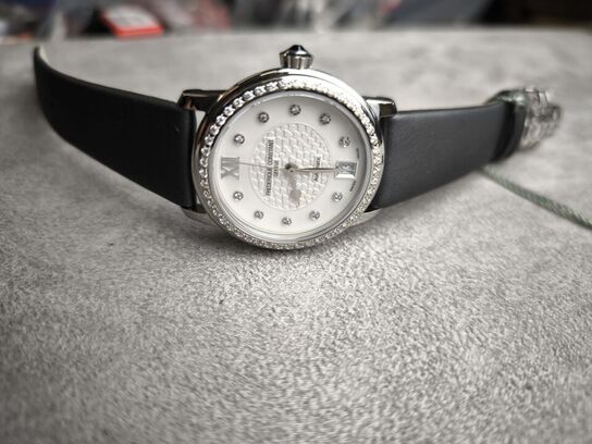 Ur FREDERIQUE CONSTANT - 34 mm