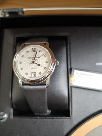 Ur FREDERIQUE CONSTANT Ladies - 34 mm