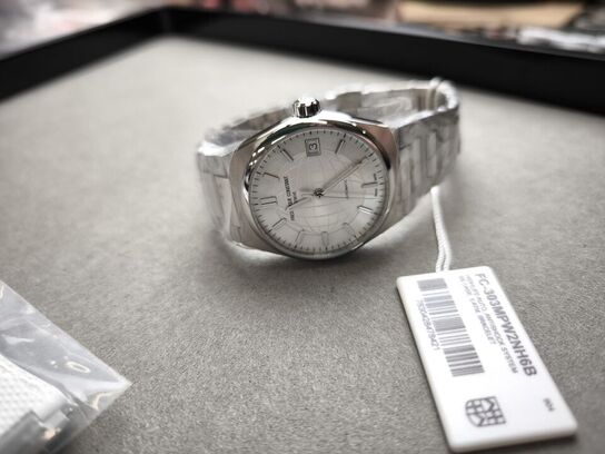 Ur FREDERIQUE CONSTANT Highlife - 34 mm