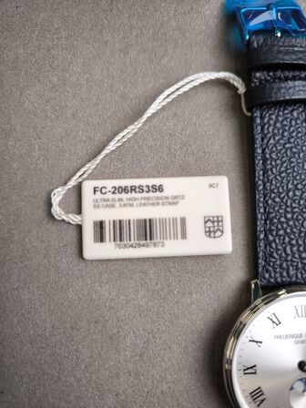 Ur FREDERIQUE CONSTANT Classics Moonphase - 39 mm