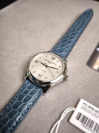 Ur FREDERIQUE CONSTANT Ladies - 36 mm