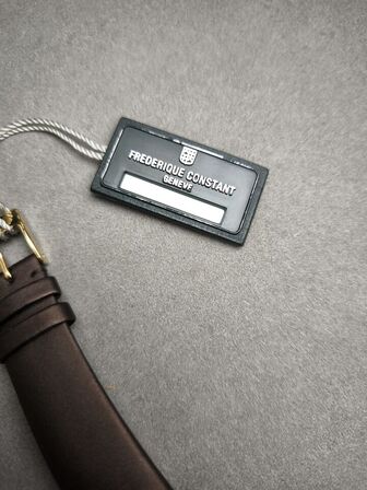 Ur FREDERIQUE CONSTANT Carree - 26 mm