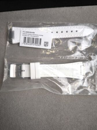 Ur FREDERIQUE CONSTANT Highlife - 34 mm