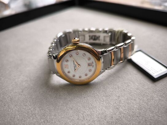 Ur FREDERIQUE CONSTANT Delight - 28 mm