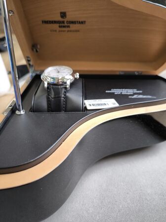 Ur FREDERIQUE CONSTANT Classics Manufacture - 42 mm