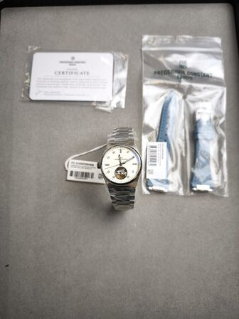 Ur FREDERIQUE CONSTANT Highlife - 34 mm