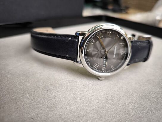 Ur MONTBLANC MONTBLANC STAR LEGACY AUTOMATIC DAY & DATE - 39 mm