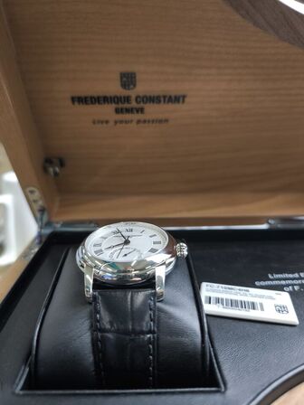 Ur FREDERIQUE CONSTANT Classics Manufacture - 42 mm