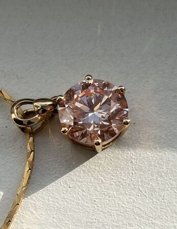 Solitaire vedhæng med 3 carat pink lab-grown diamant