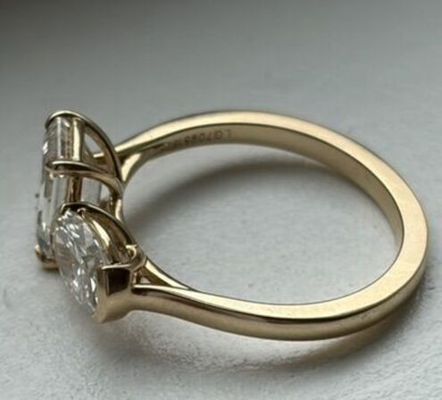 Ring af 14 kt. guld med smaragdslebet laboratoriskabt diamant