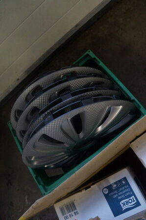 Diverse arbejdslamper, håndsprit, m.v.