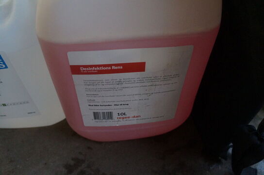 Diverse arbejdslamper, håndsprit, m.v.