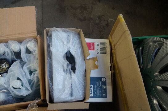 Diverse arbejdslamper, håndsprit, m.v.