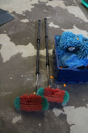 Parti bilrengøringsudstyr