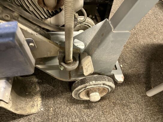 Beton/asfaltkærer USSMAC FS 9B