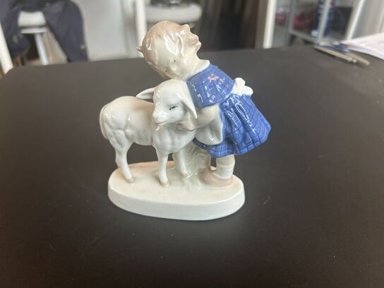 Barn med får Under Glaze 1859