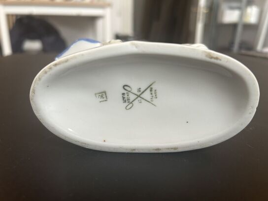 Barn med får Under Glaze 1859