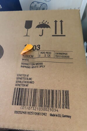 Diverse servietter samt toiletpapir