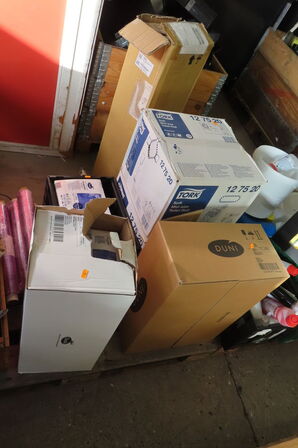 Diverse servietter samt toiletpapir