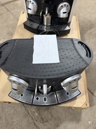 2 stk. Prof. Kaffemaskine Nespresso  (MOMSFRI)