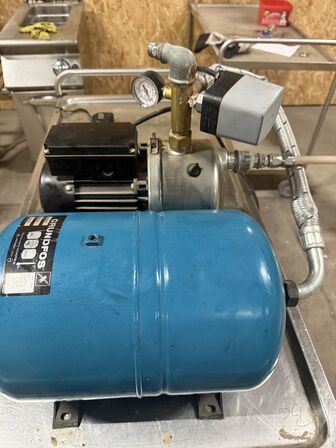 Grundfos vandtrykshæver  (MOMSFRI)