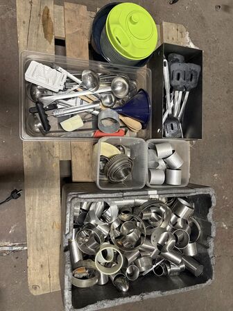 Blandede forme og udstikkere. Blandet køkkenværktøj.  (MOMSFRI)