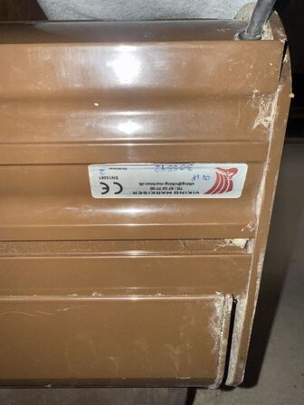 Motordrevet kasette markise l. 385 d. 300. Producent Viking.  (MOMSFRI)