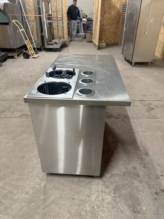 Buffetbord på hjul l.125. d70. h90. (MOMSFRI)