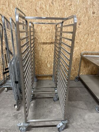 2 dobbelt gastro stik vogne + 3 rullebure (MOMSFRI)