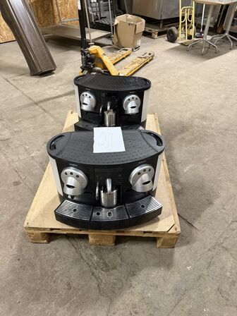 2 stk. Prof. Kaffemaskine Nespresso  (MOMSFRI)